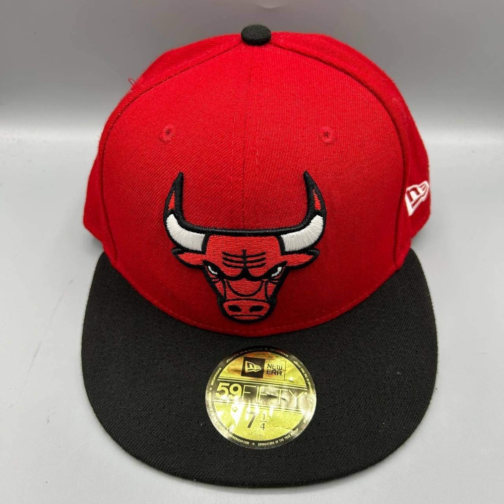 Chicago Bulls NBA Hat Men 7 1/4 Red Black 59Fifty New Era Fitted Cap